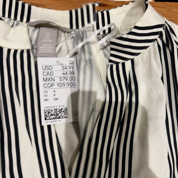 H&M Black and White Balloon Long Sleeve Blouse with Mandarin Collar - Picture 7 of 7